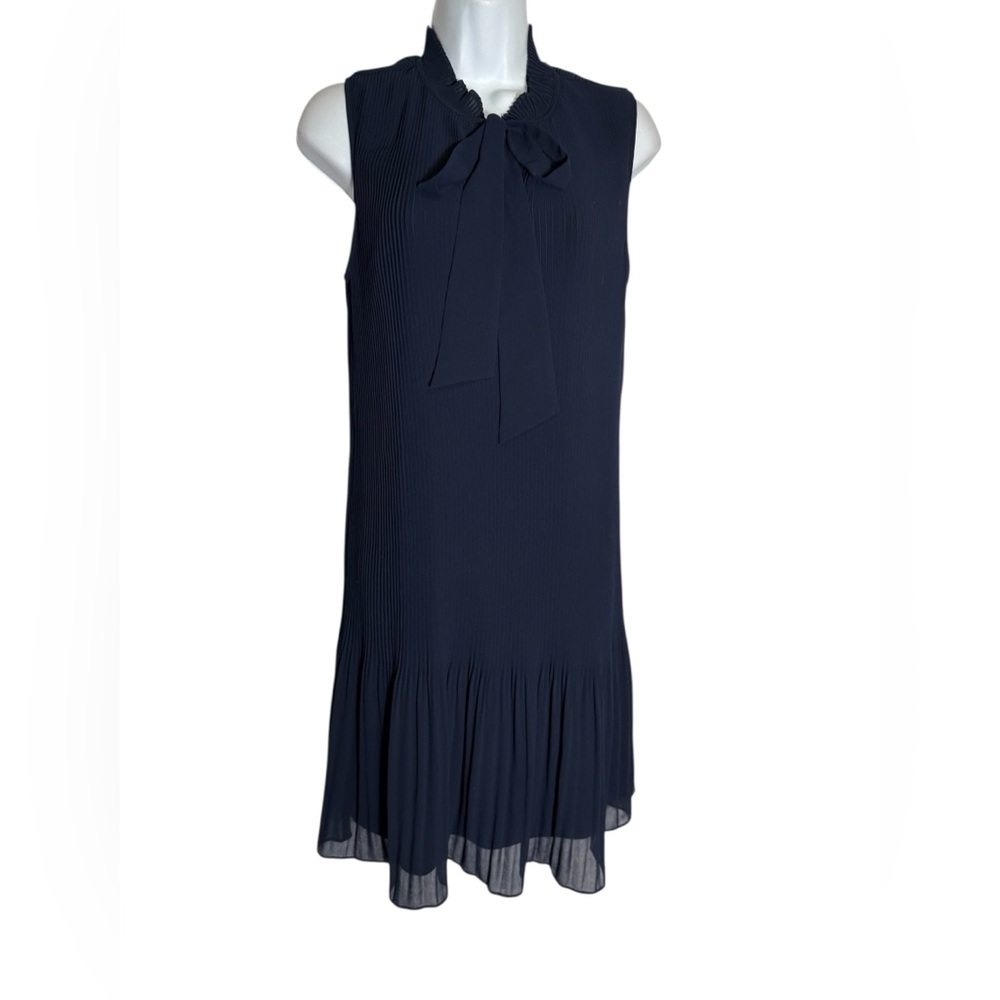 DKNY Dress Size 8 Navy Blue Sleeveless Pleated Tie Neck Shift Dress PERFECT 💙 - Picture 5 of 10